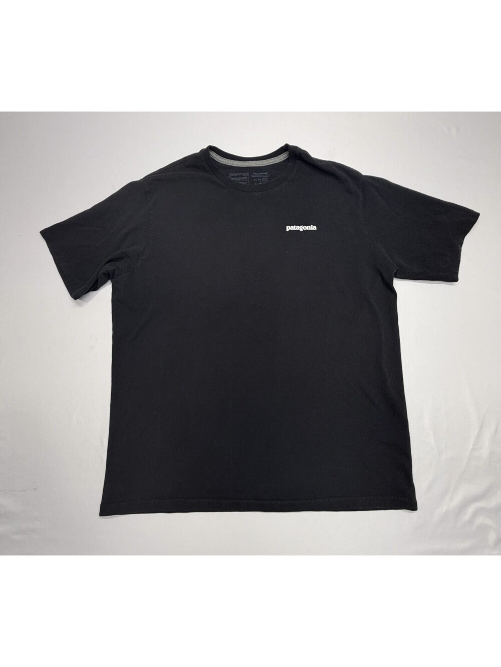 Patagonia Shirt Mens Large Black Responsibili-Tee Regular Fit Casual P-6 Logo